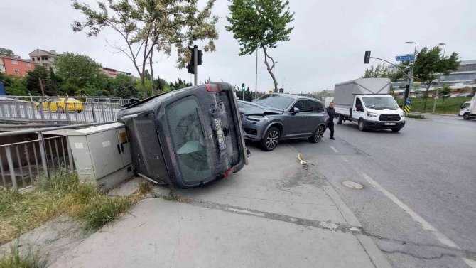 Hatalı Dönüş Kazaya Neden Oldu: 2 Yaralı