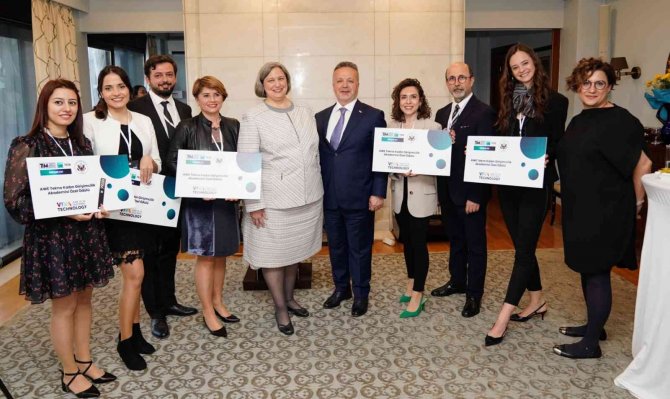 Başarılı Türk Kadın Girişimcileri Ödüllendirildi