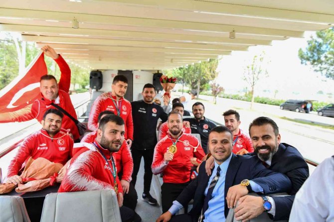 Abb Sporcuları Olimpiyat Madalyalarını Başkente Getirdi