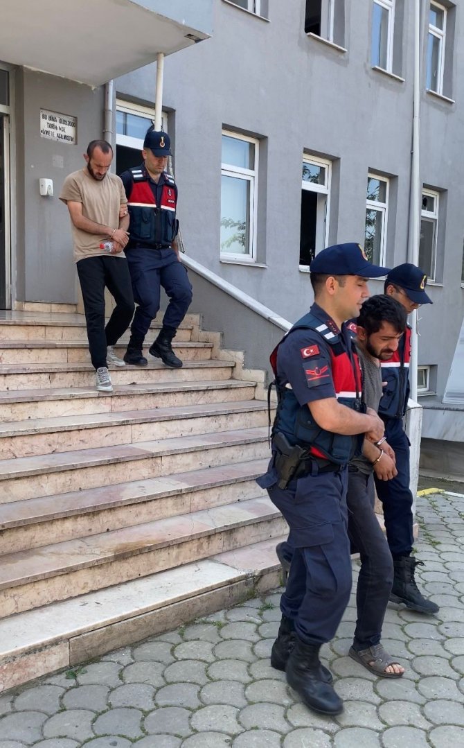 Tırdan 60 Litre Benzin Ve 2 Adet Akü Çalan Şüpheliler Yakalandı