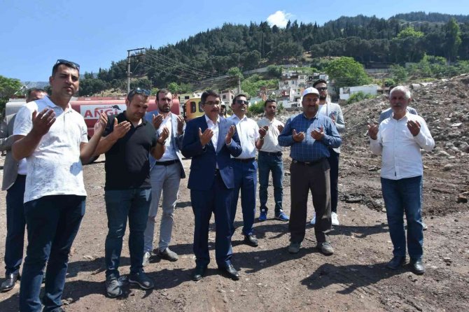 Manisa’da Kentsel Dönüşüm Alanından Dualar Yükseldi