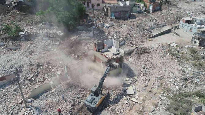 Manisa’da Kentsel Dönüşüm Alanından Dualar Yükseldi