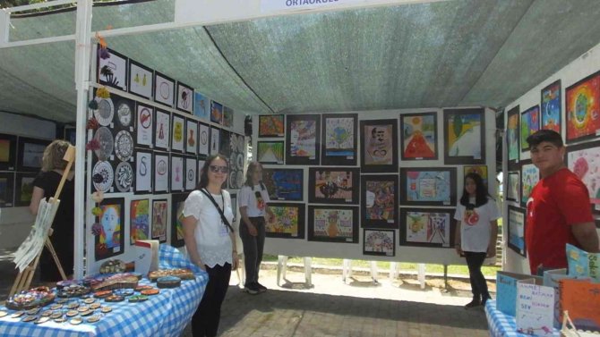 Balıkesir’de, 19 Okulda Yıl Boyu Hazırlanan Ürünler Sergilendi