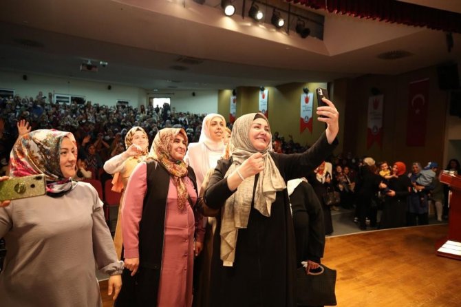 İ̇kbal Gürpınar, Sincanlı Kadınlarla Buluştu