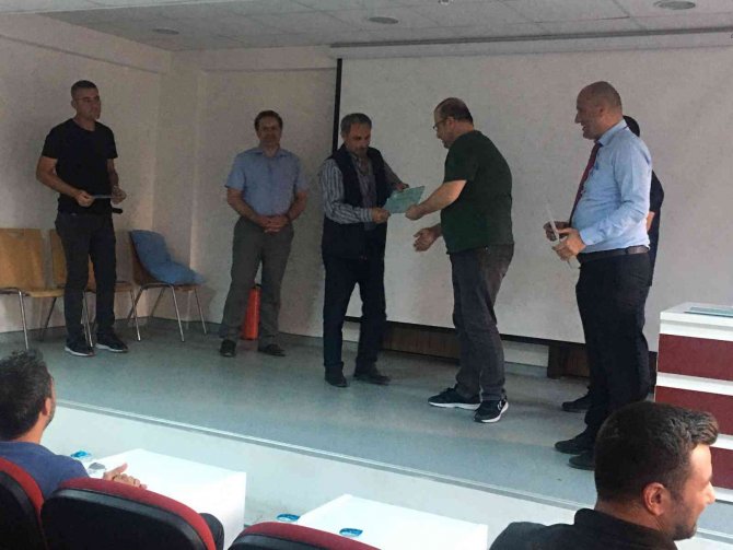 Osmaneli’nde Etlik Piliç İşletmeleri Bakıcılarına Eğitim