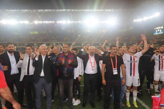 Başkan Gültak: “Mersin Yeniden Diriliş Hikayesi Yazıyor”