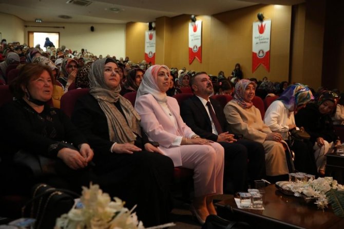 İ̇kbal Gürpınar, Sincanlı Kadınlarla Buluştu