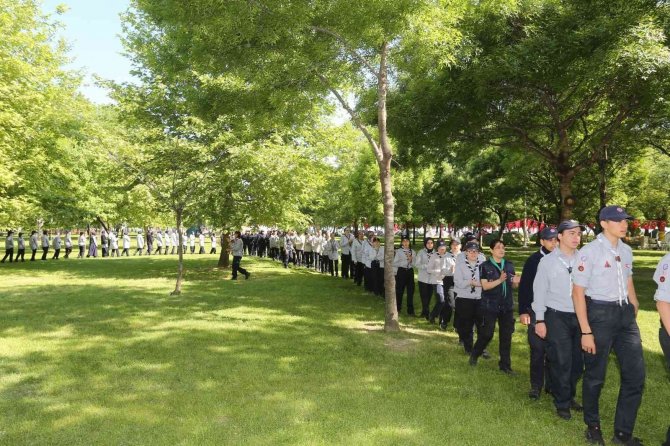 Sandıkçı’dan İzcilere Simit Ve Salep İkramı