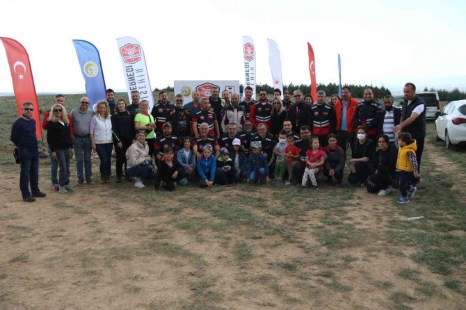Motosiklet Tutkunlarından Yanan Ormanlar İçin Anlamlı Proje