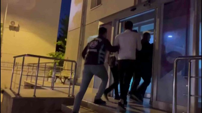 Tuzla’da Sivil Polislerden Otopark Parası İsteyen Değnekçilere Suçüstü