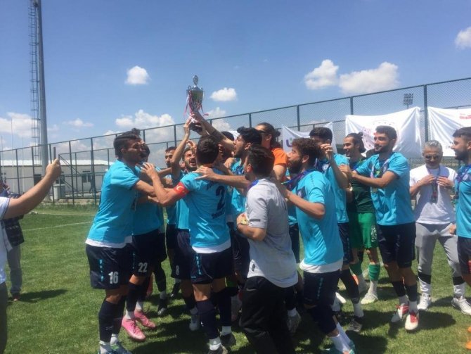 Adü Futbol Takımı Türkiye Şampiyonası Oldu