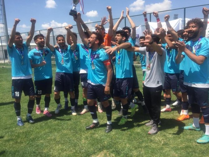 Adü Futbol Takımı Türkiye Şampiyonası Oldu