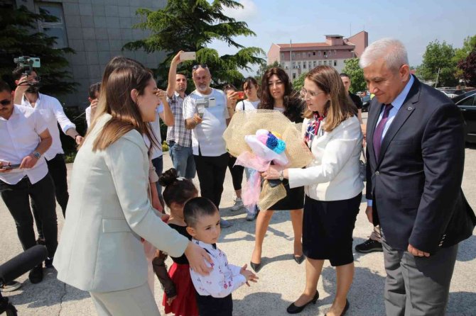 Bartın’ın İlk Kadın Valisi Arslan Göreve Başladı