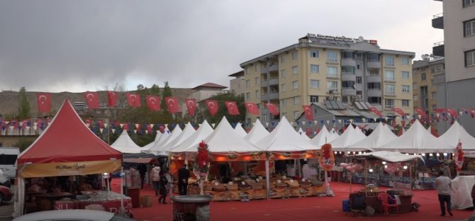 Erciş’te Yöresel Ürün Sergisine İlgi