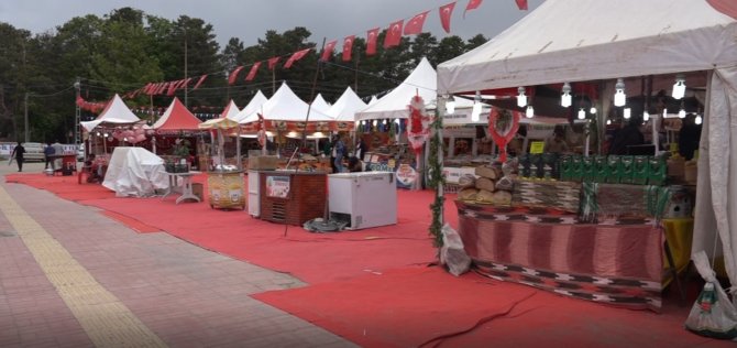 Erciş’te Yöresel Ürün Sergisine İlgi