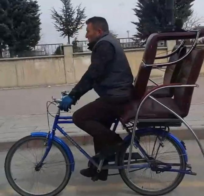 Van’da Bisikletle Tehlikeli Yolculuk