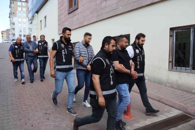 Baba Ve Oğullarından 100 Milyon Tl’lik Vurgun