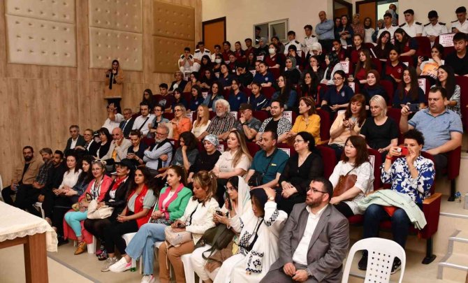 Sanatçı Tamer Levent Yalova Altınova’da Söyleşiye Katıldı