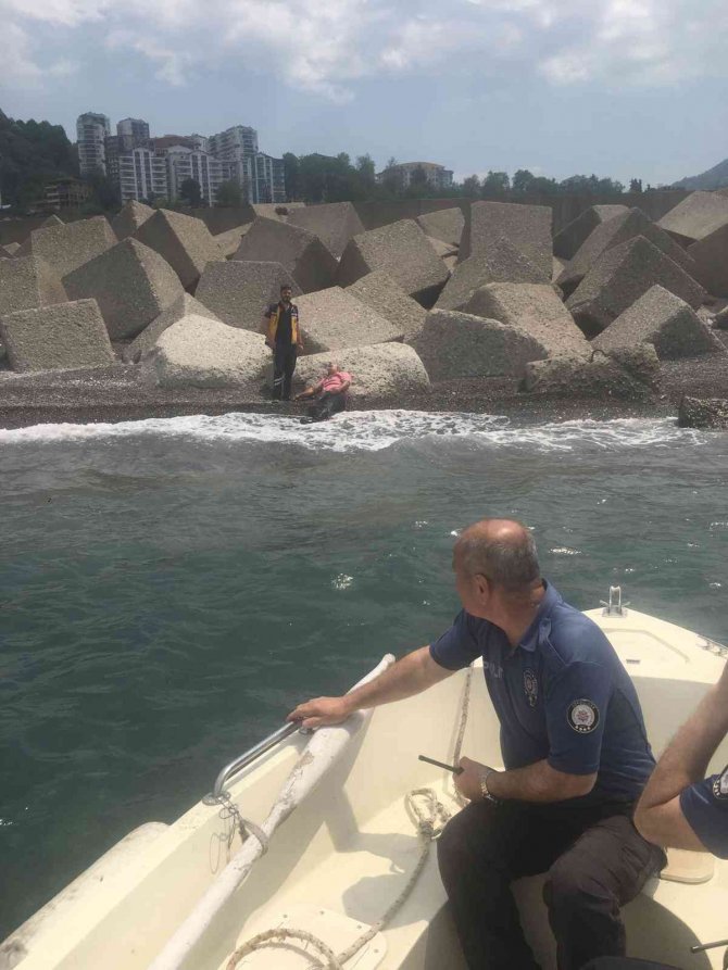 ‘İ̇ntihar Edeceğim’ Dedi, Sahilde Yatarken Bulundu