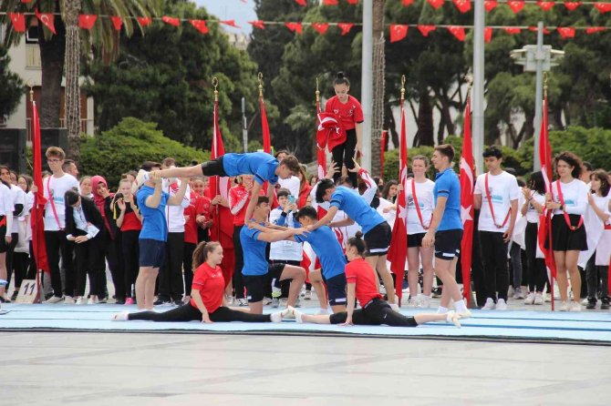 19 Mayıs İ̇zmir’de Coşkuyla Kutlandı