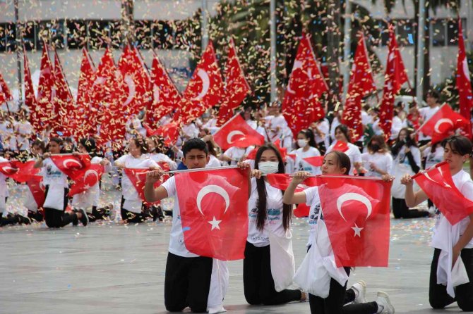 19 Mayıs İ̇zmir’de Coşkuyla Kutlandı