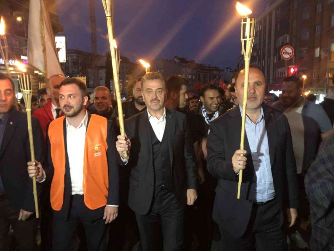 Gaziosmanpaşalılar 19 Mayıs Coşkusunu İ̇kilem Konseriyle Yaşadı