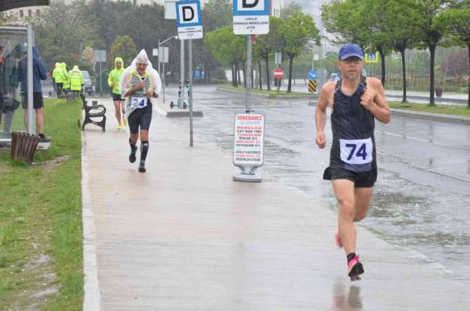 19 Mayıs Yarı Maratonu Başladı