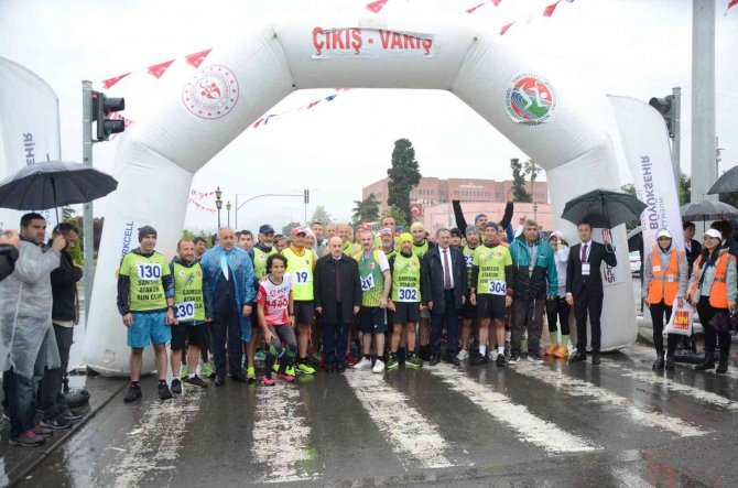 19 Mayıs Yarı Maratonu Başladı