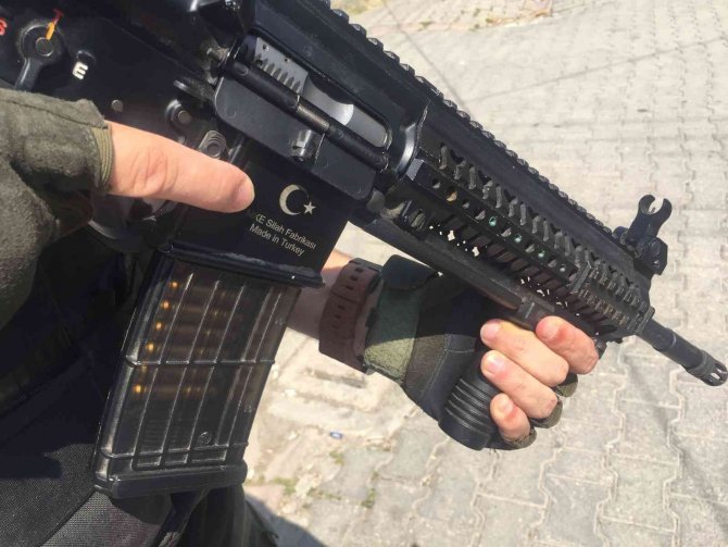 Polis Narkotik Operasyonunda Ağız İçinde Bile Uyuşturucu Aradı