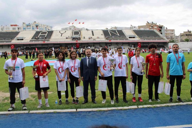 Aydın’da Gençlerin Gösterileri Ayakta Alkışlandı