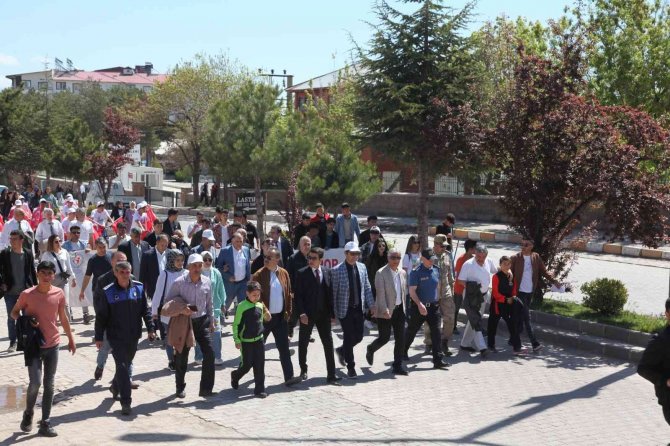 Ahlat’ta 19 Mayıs Atatürk’ü Anma, Gençlik Ve Spor Bayramı Coşkusu