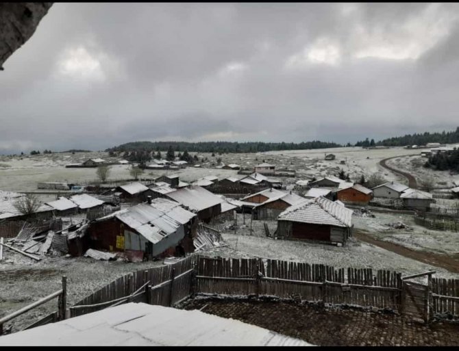 Bolu’nun Yüksek Kesimlerine Mayıs Ayında Kar Yağdı