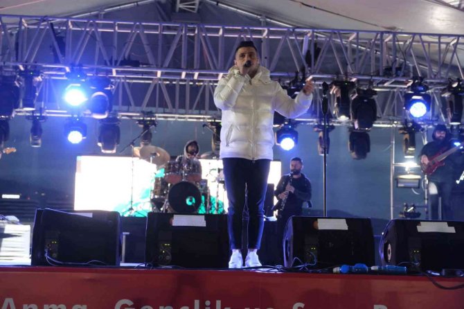 Bursalı Gençler, Bilal Sonses İle Coştu