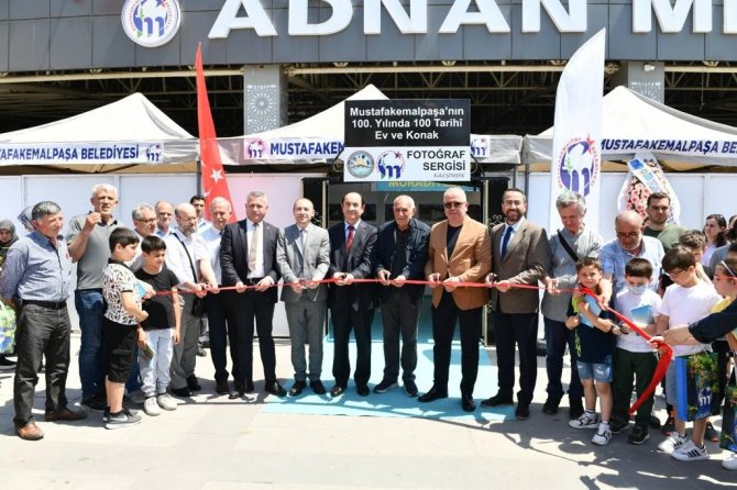 Tarihe Tanıklık Etmiş 100 Ev Ve Konak Sergisi Mustafakemalpaşa’da Açıldı