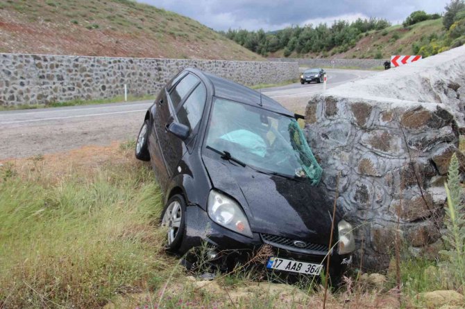 Çanakkale’de Trafik Kazası: 3 Yaralı