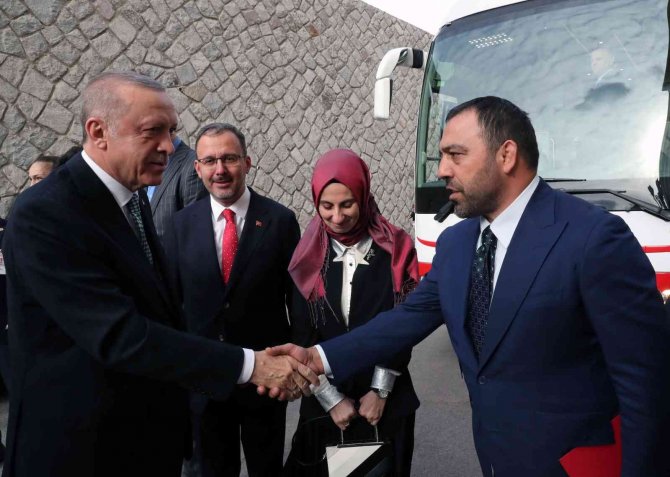 Cumhurbaşkanı Erdoğan: “Gençlerimizi Kucaklayan Anlayışla, Türkiye’ye Kurulan Tuzakları Birer Birer Bozduk”