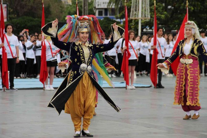 19 Mayıs İ̇zmir’de Coşkuyla Kutlandı