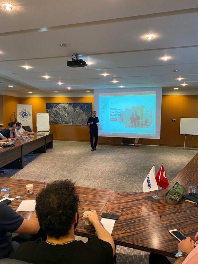 Deni̇b Akademi’den ‘E-ticaret’te Satış Arttıran Çözümler’ Eğitimi