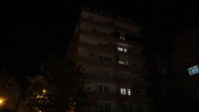 Boşanma Aşamasındaki Eşini Bıçaklayarak Öldürdü