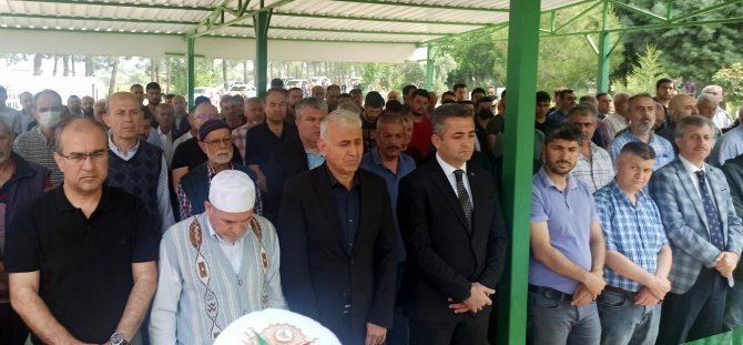 Derste Kalp Krizi Geçirip Hayatını Kaybeden Öğretim Üyesi Son Yolculuğuna Uğurlandı