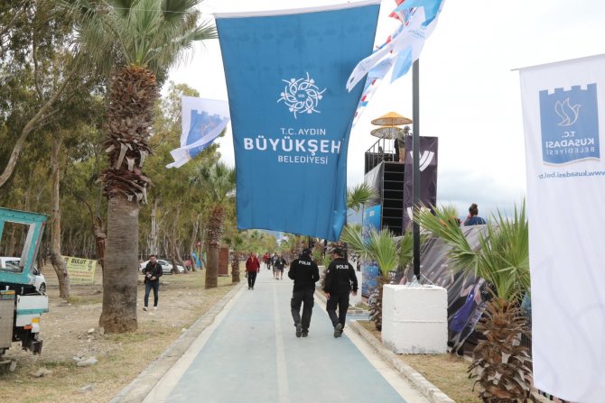 Dünya Yıldızları Kuşadası Sevgi Plajı’nda Maçlarına Başladı
