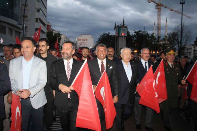 Elazığ’da Fener Alayı Yürüyüşü Düzenlendi