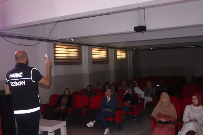 Çayırlı’da Annelere Madde Bağımlılığı Anlatıldı