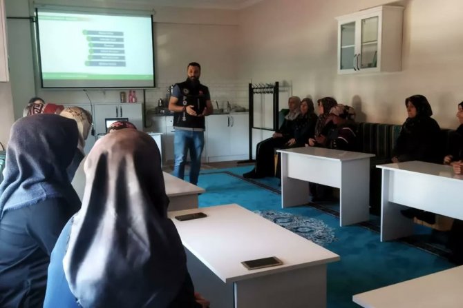 Çayırlı’da Annelere Madde Bağımlılığı Anlatıldı