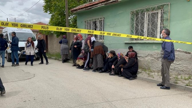 15 Yaşındaki Çocuk Pompalı Tüfekle Annesini Öldürdü, 3 Komşusunu Yaraladı