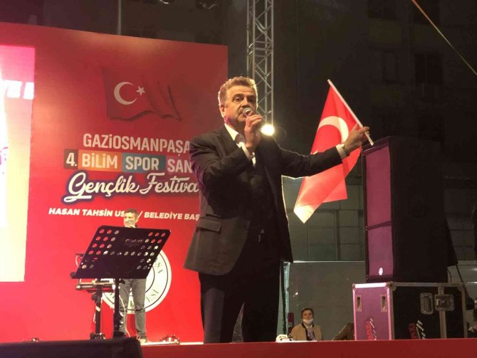 Gaziosmanpaşalılar 19 Mayıs Coşkusunu İ̇kilem Konseriyle Yaşadı