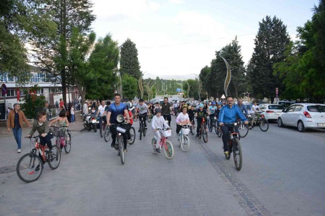 Gediz’de “Sağlık İçin Bir Pedalda Sen Çevir” Etkinliği