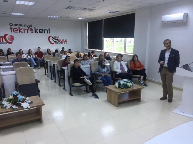 Beş Ülkeden 30 Öğrenci, Google’yi Masaya Yatırdı