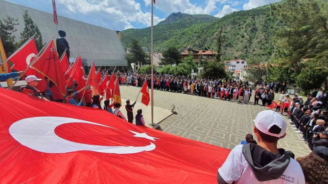 Gümüşhane’de 19 Mayıs’a Coşkulu Kutlama