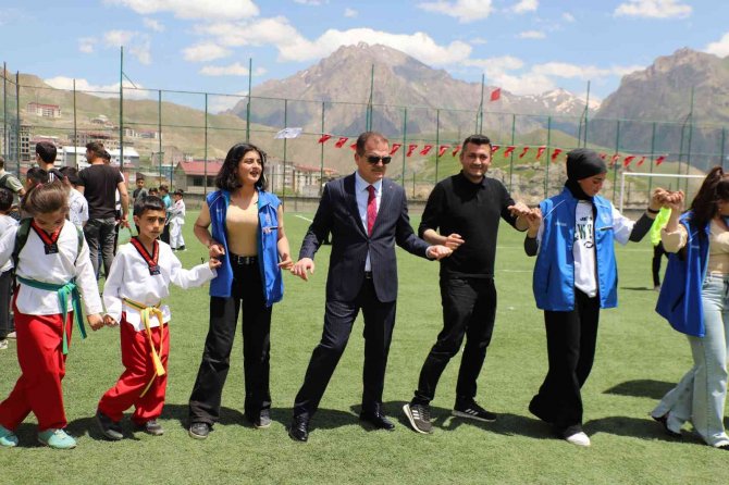 Hakkari’de 19 Mayıs Atatürk’ü Anma, Gençlik Ve Spor Bayramı Coşkusu